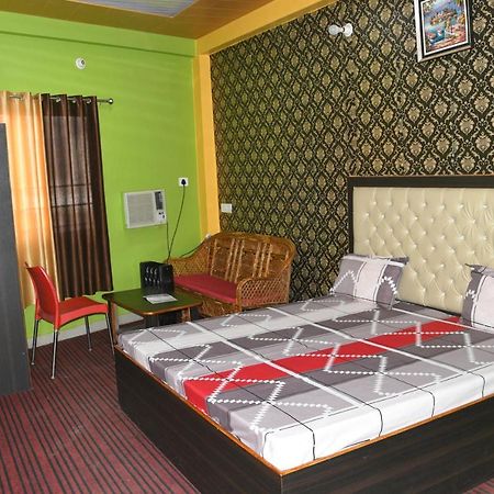 Hotel Mountain View And Rooftop Restaurant Pithorāgarh Exteriér fotografie