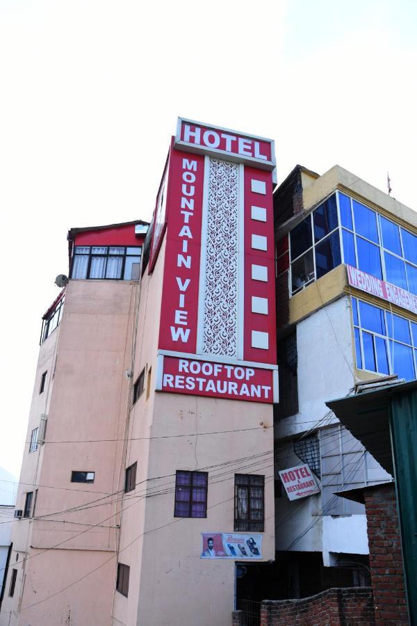 Hotel Mountain View And Rooftop Restaurant Pithorāgarh Exteriér fotografie