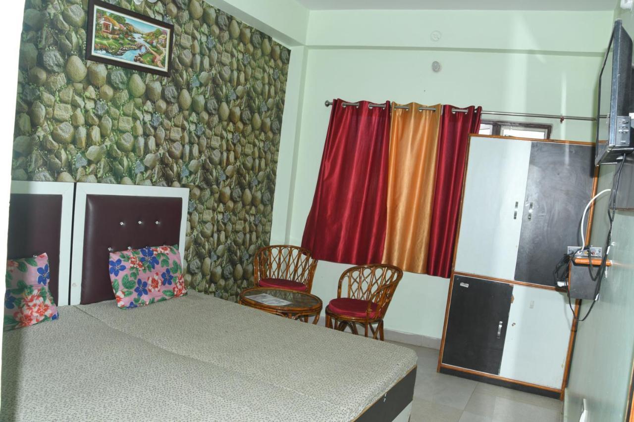 Hotel Mountain View And Rooftop Restaurant Pithorāgarh Exteriér fotografie